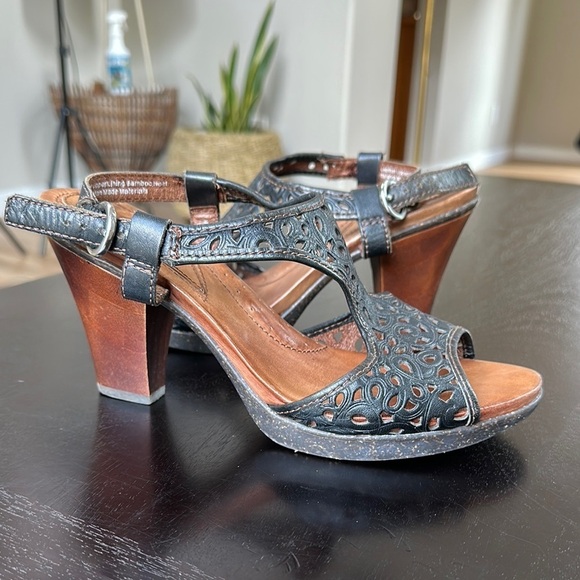 Naya Shoes - Naya Brand Boho Black Laser Cut Leather Block Heeled Sandals SZ 9
